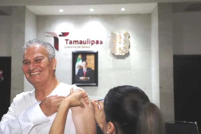 174 Foto 1 vacunas COVID e Influenza