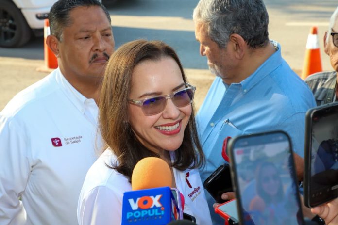 064 Foto 1 entrevista en honoraes