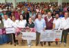 ENTREGA ARMANDO MARTÍNEZ TARJETAS DEL PROGRAMA DE BECAS “RITA CETINA”