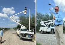 CONTINÚAN TRABAJOS DE ALUMBRADO PÚBLICO EN EL RIACHUELO; ALCALDE FRANK DE LEÓN AUGURA GRAN INICIO DE SEMANA